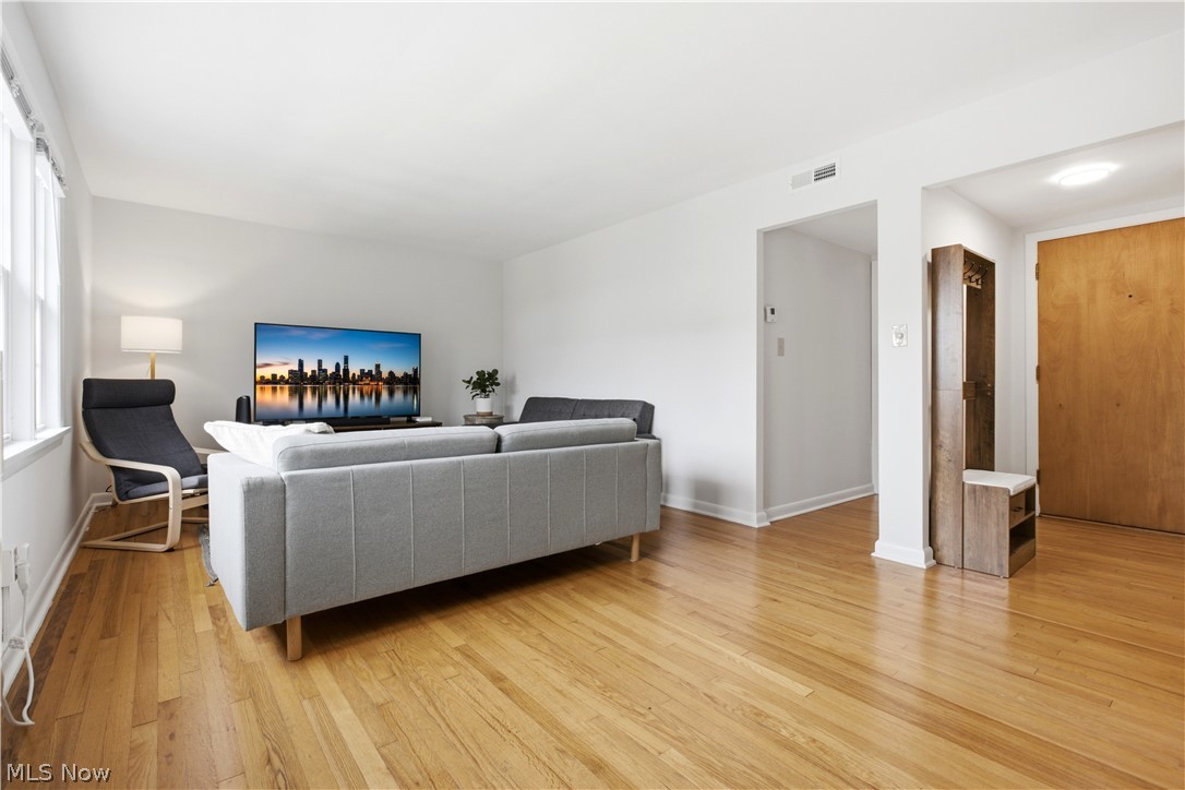 Kenilworth Gardens Condo - Residential