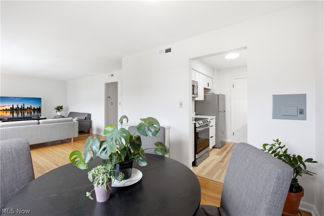 Kenilworth Gardens Condo - Residential