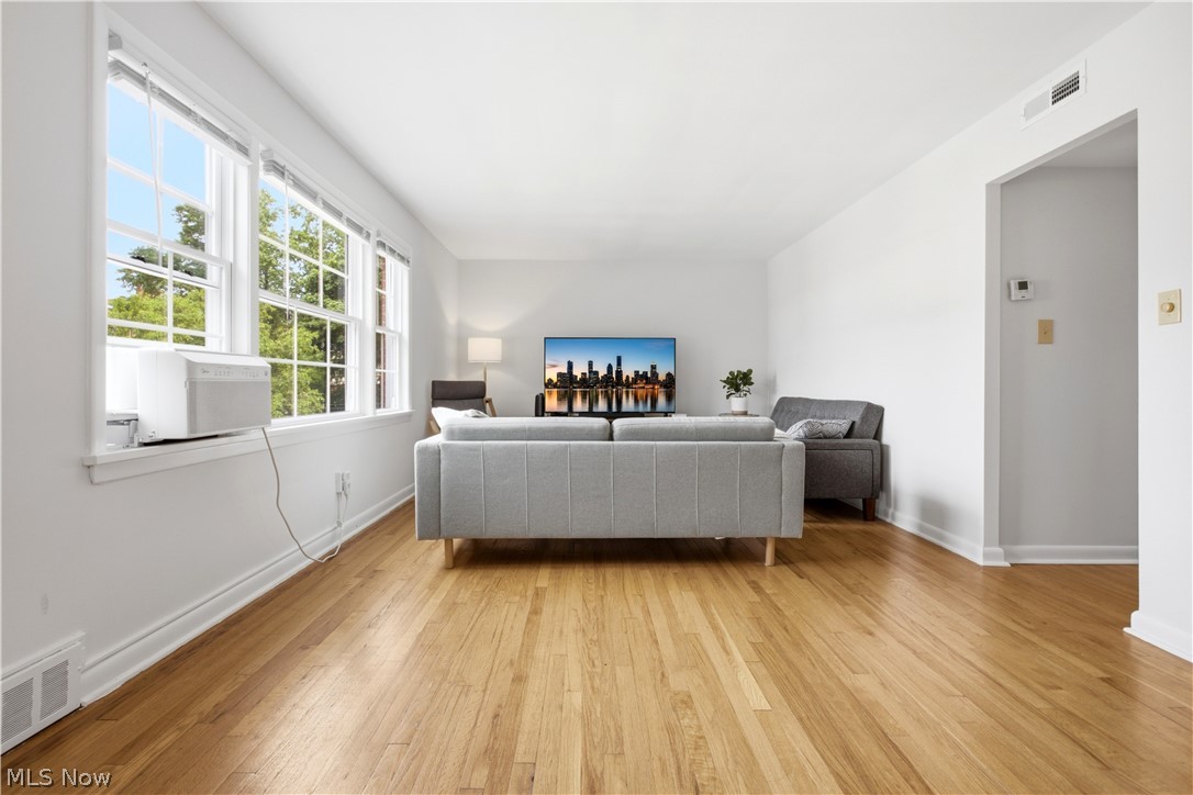 Kenilworth Gardens Condo - Residential