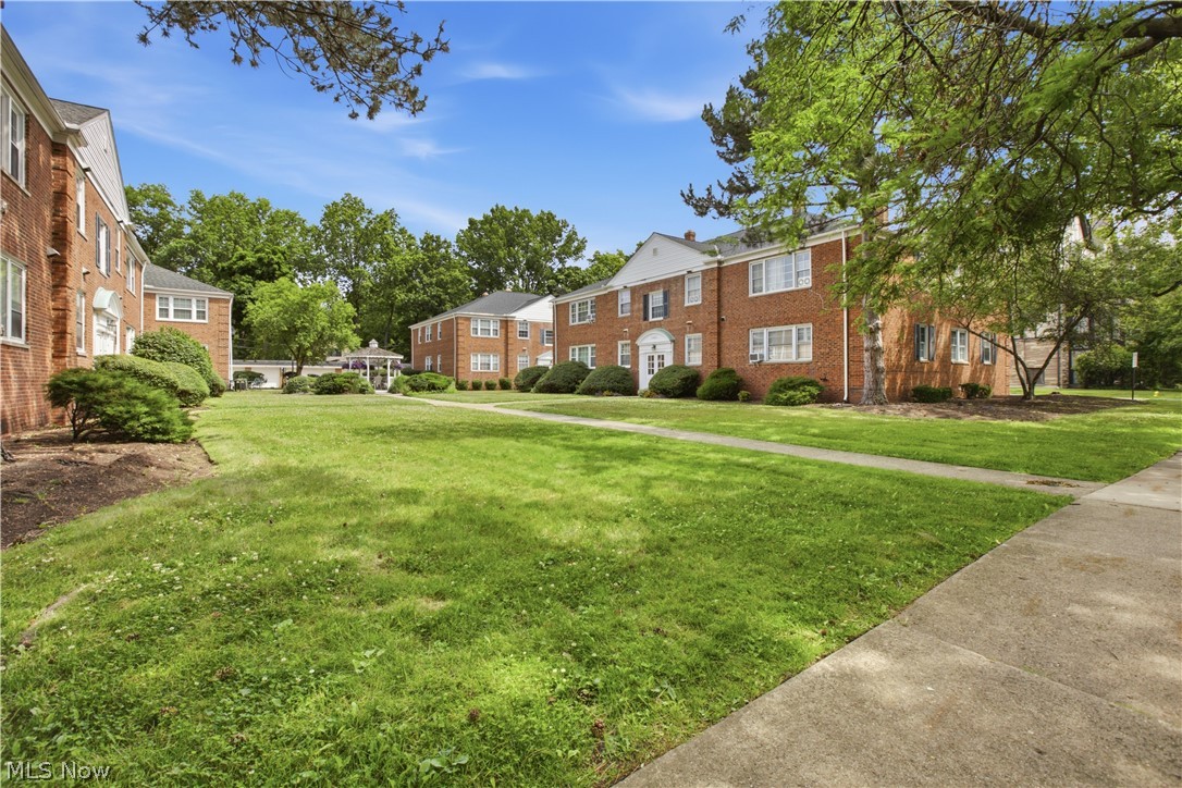 Kenilworth Gardens Condo - Residential