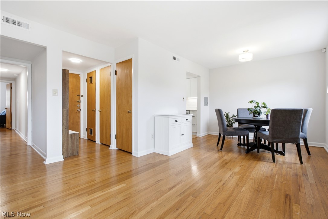 Kenilworth Gardens Condo - Residential