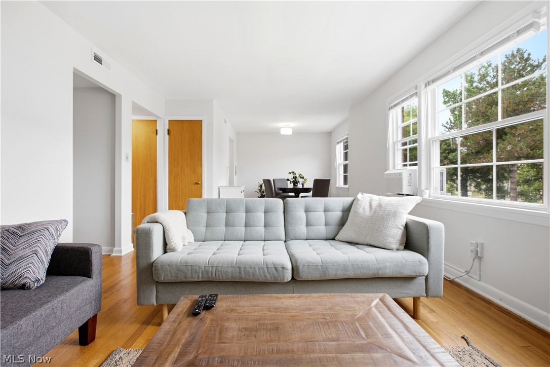 Kenilworth Gardens Condo - Residential