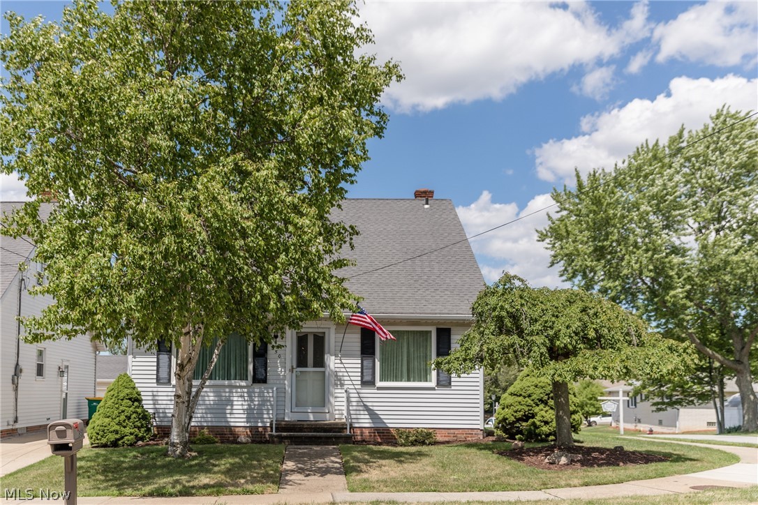Don’t Miss Your Opportunity to Own this Exceptionally Well Maintained Three Bedroom/2 Full Bath Home in Beautiful Seven Hills!  This Lovely Home Features a First Floor Master with Walk-In Closet, Spacious Living Room, Dining Room, Kitchen with all Appliances to Stay, Large Bedrooms, Spacious Recreation room in the Lower Level with Wet Bar, Office/Exercise Room, Whole House Fan, Anderson Windows, 24x10 Concrete Patio, Fenced in Back Yard, and Over Sized Two Car Garage.    The Seven Hills Community Recreation Center is a within walking distance, or just a Quick Drive.  Just one Block away is  Beautiful Valleywood Park with Tennis Courts, Picnic Area, Playground and a Pavilion!  A Home Warranty is Included for Additional Peace of Mind.  Call Today for Your Private Tour.