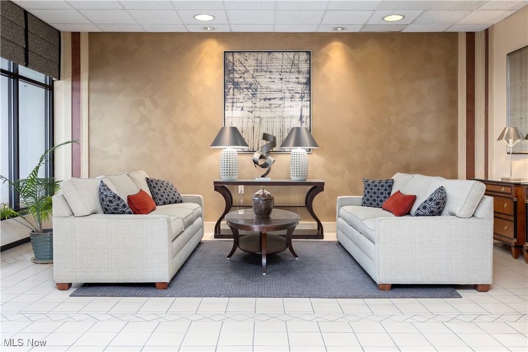 Meridian Condo - Residential