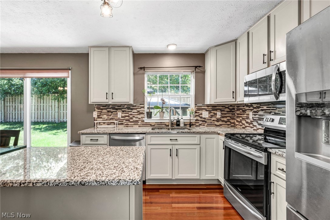 Deerfield Mdws 32 - Residential