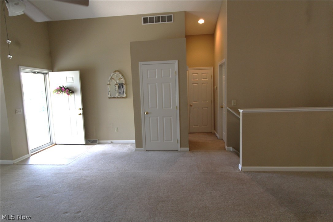 Hedgerow Condos - Residential