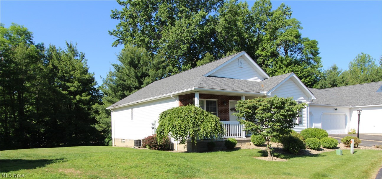 Hedgerow Condos - Residential