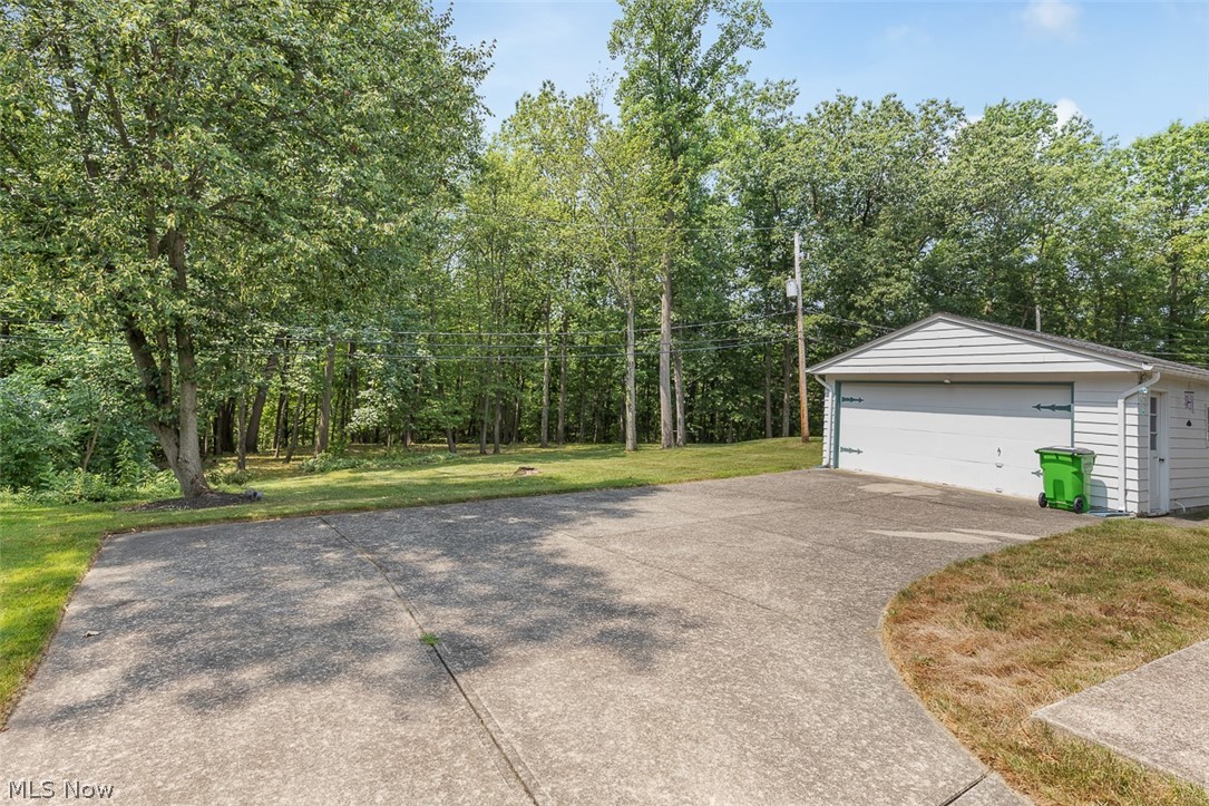 Bedford Colony Club Apts - Residential