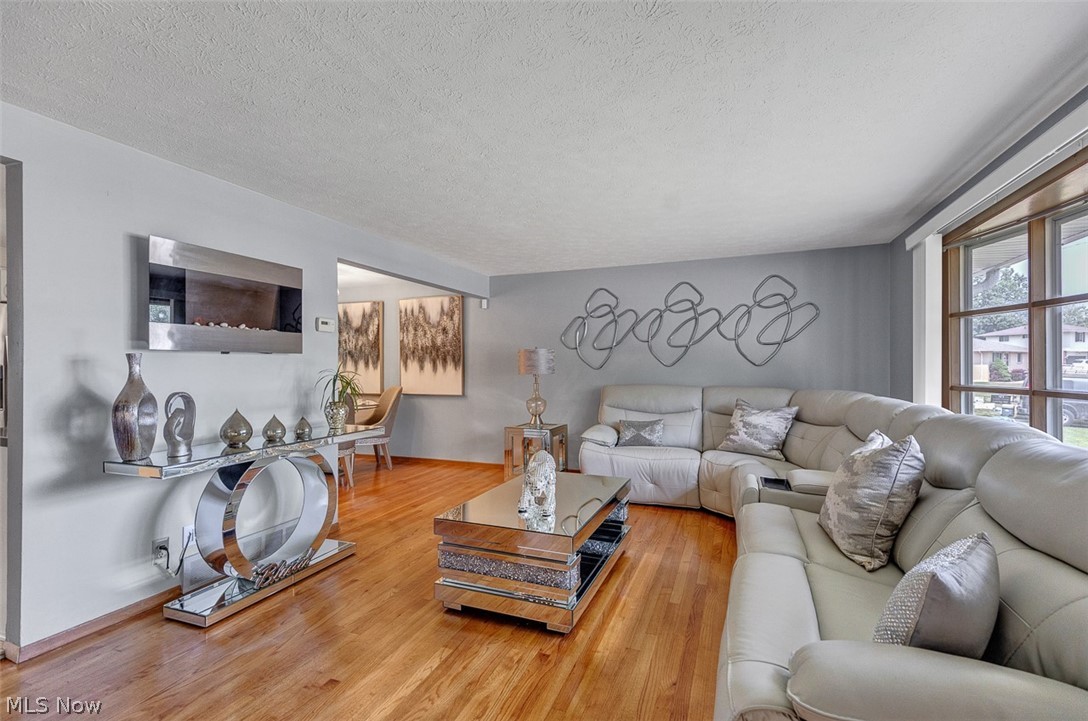 Bedford Colony Club Apts - Residential