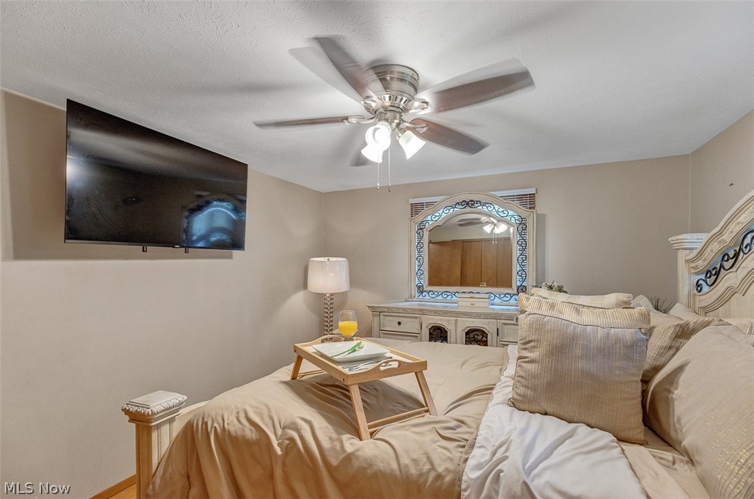 Bedford Colony Club Apts - Residential