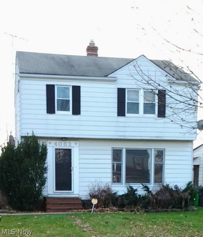 Spacious 3 bedroom 1.3 bath home available for rent in South Euclid! This recently updated home features an eat in kitchen, formal dining room, large living room and 3 nicely sized bedrooms and a partially finished basement.  Modern neutral paint colors throughout. Dont miss it! 
No Section 8.