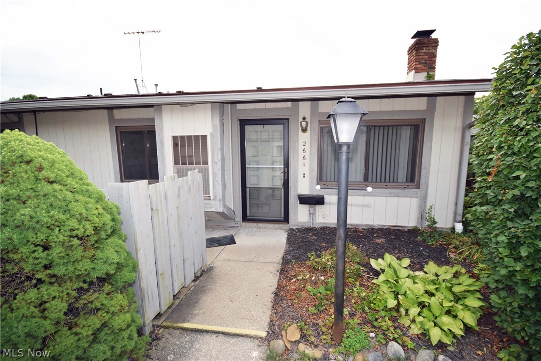 Multi-Unit Condo End Unit w/ windows North and East.  Central Air, Vaulted Ceiling, Fireplace, First-Floor Laundry plus more.  Appliances Stay.  Motivated Sellers.  Easy to show.