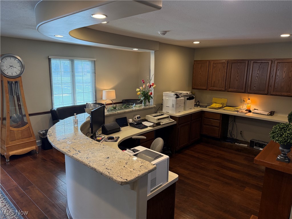 Trailwood Executive Center Condo - Commercial Sale