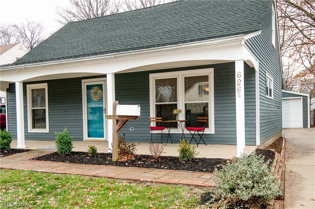 Magnificent updated Cape Cod. No other home like it. Upscale finishes, newer bath, flooring etc. 
Move in Ready, Freshly painted inside and out. Oversize first floor master, large eat in kitchen and much more.