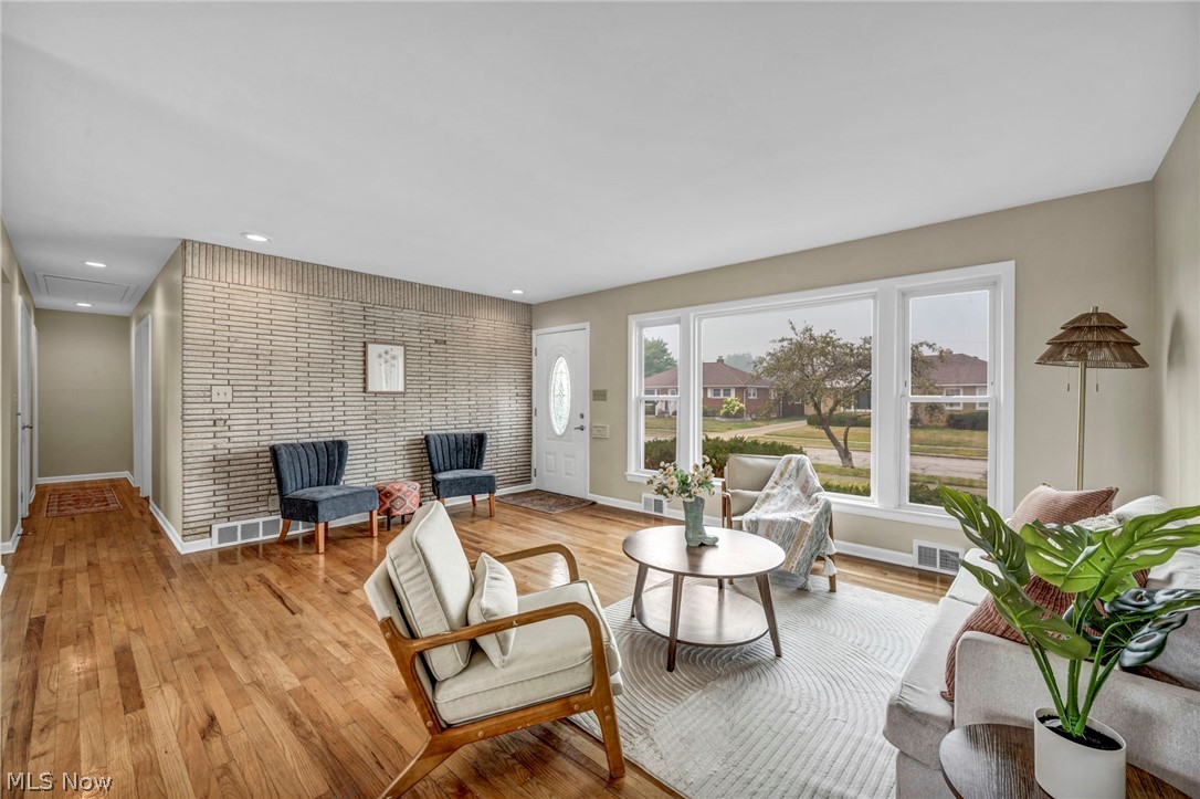 East Side & Land Cos Lander G - Residential