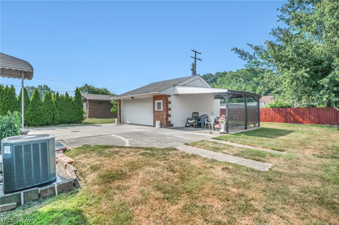 Vine Lake Cos May Som Garden - Residential