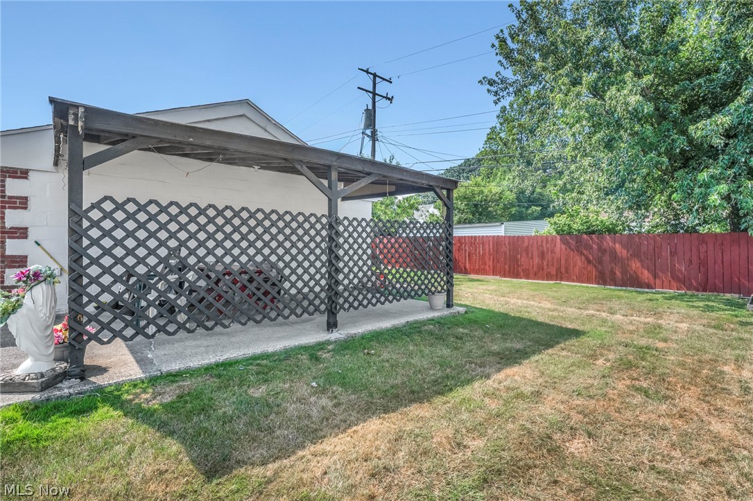 Vine Lake Cos May Som Garden - Residential