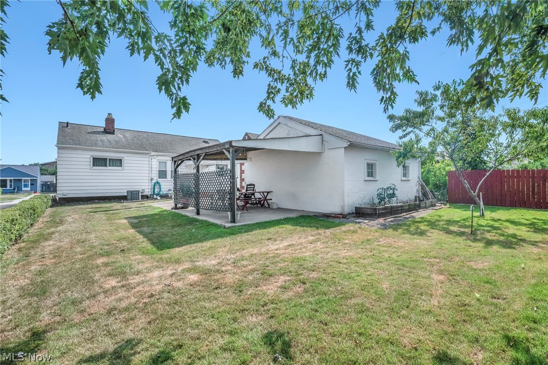 Vine Lake Cos May Som Garden - Residential