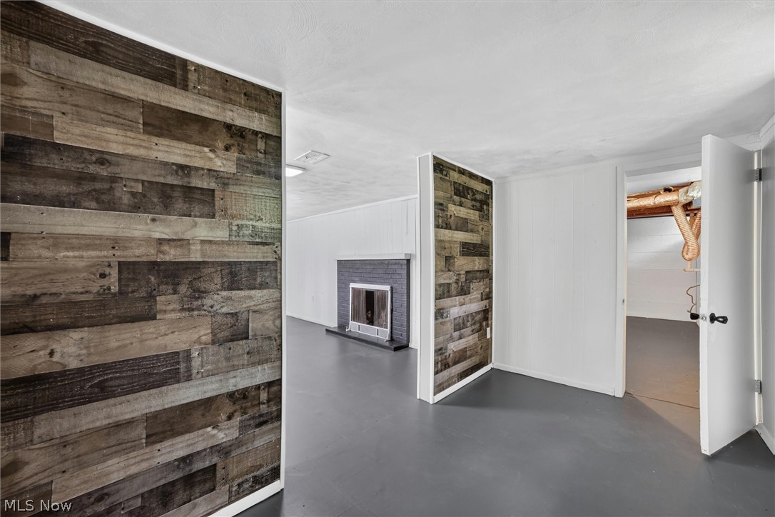 M & H Luxembergs Rdg Estates Sub - Residential