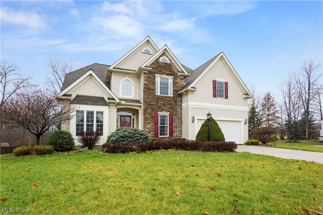 Lovely colonial located on a cul-de-sac with lots to offer! Walk into vaulted ceilings in the great room with a cozy gas
fireplace. The kitchen is updated with abundant granite counter space for those who love a spacious kitchen. Eat-in
kitchen and formal dining room complete it. The first floor 15x14 master bedroom with attached bathroom with whirlpool
jet-tub and his and her sinks. Upstairs includes 2 bedrooms with office/loft and full bath. The walk-out basement is
perfect for those who love to entertain, which includes a stamped concrete patio. A great fenced in backyard makes
this home one to see!