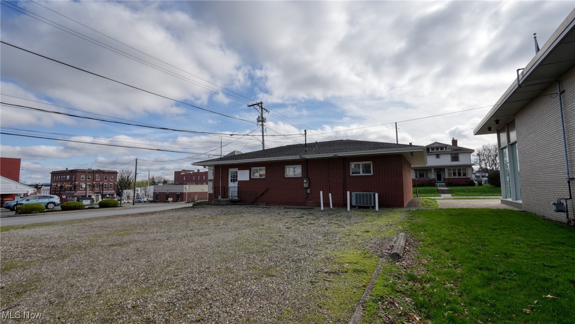 Gastons Add - Commercial Lease