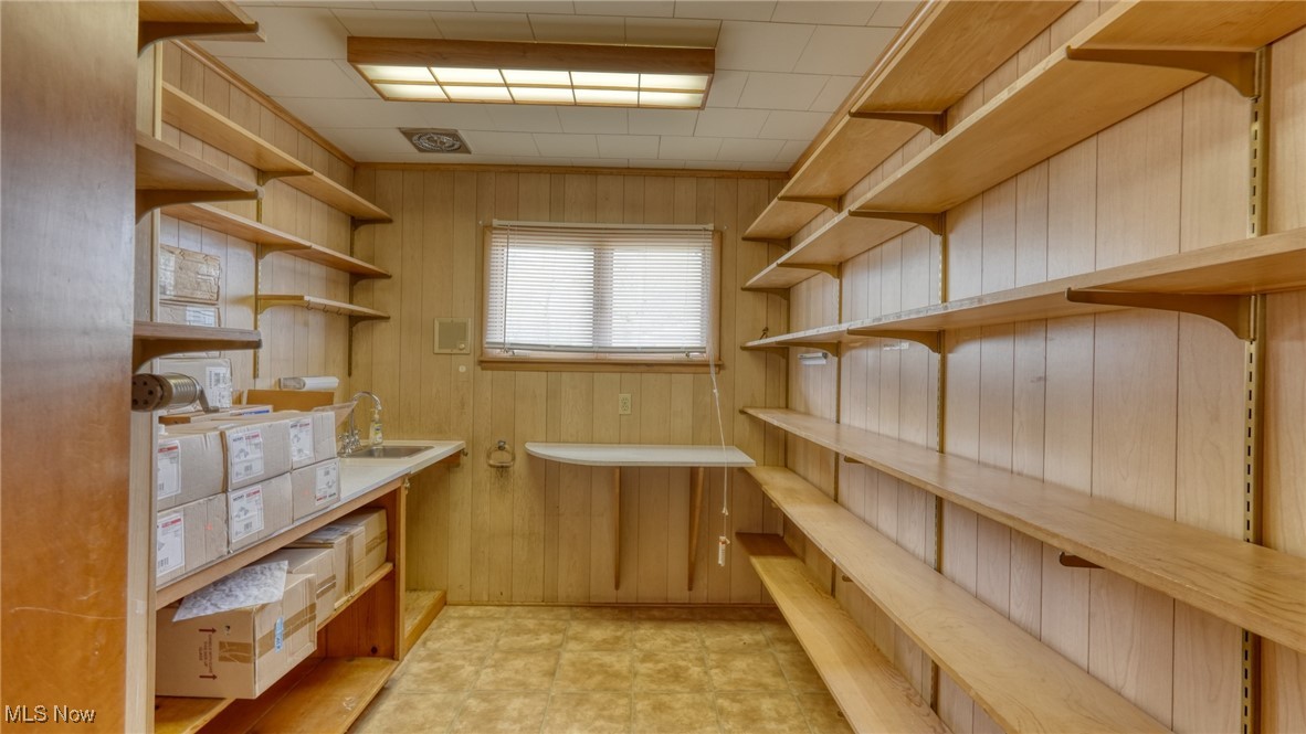 Gastons Add - Commercial Lease