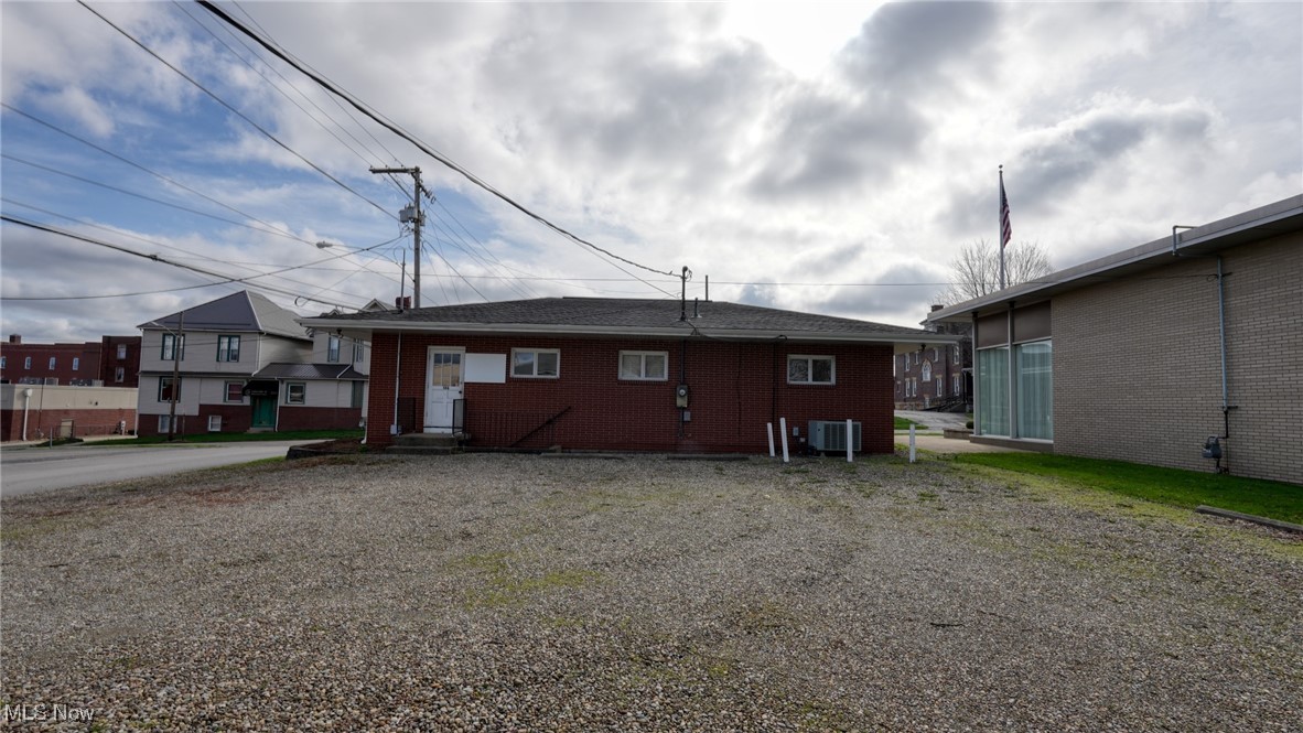 Gastons Add - Commercial Lease