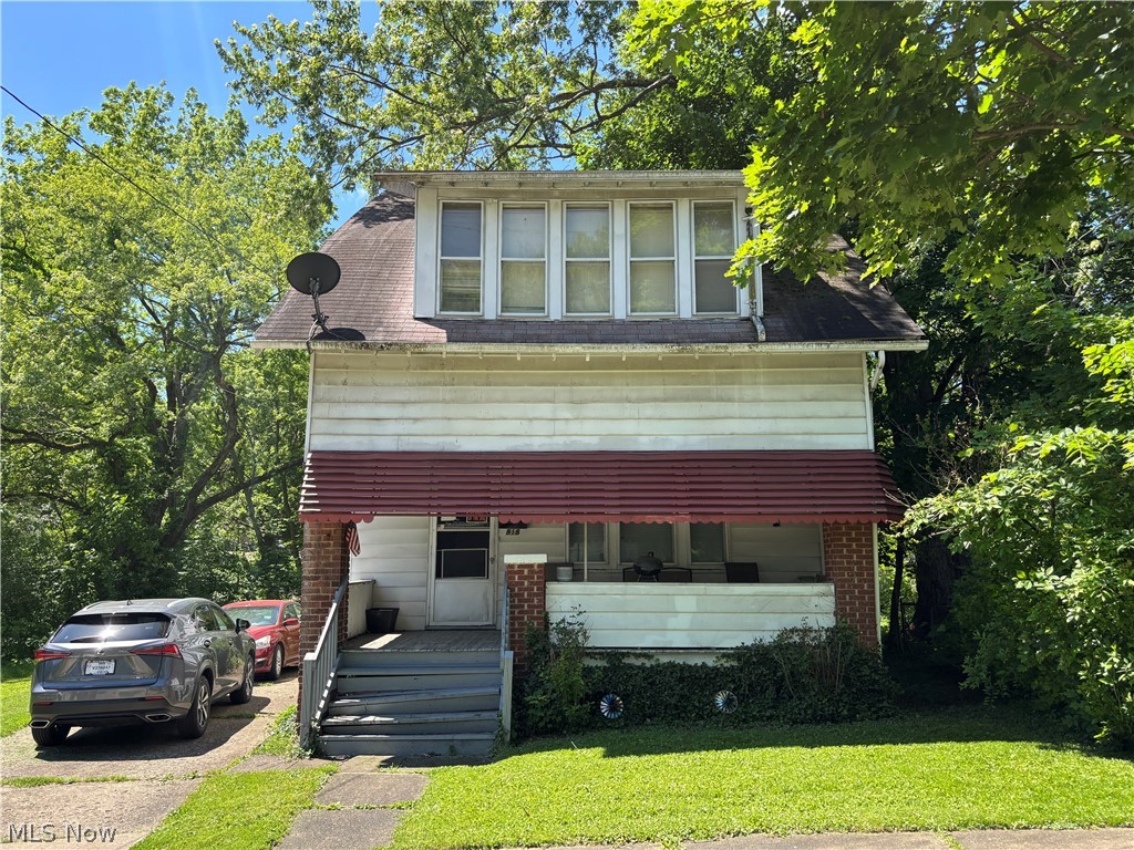Welcome to this incredible investor opportunity located in the heart of the Maple Valley neighborhood! This full-rehab property is packed with potential and ready for someone with vision to bring it back to life. Whether you’re an experienced investor, flipper, landlord, or a homeowner looking to build serious sweat equity, this is the type of project that rarely hits the market at this price point.

Being sold strictly as-is, the property is in need of extensive renovations throughout, but the upside opportunity is undeniable. The home offers a spacious layout with generously sized living areas and a floor plan that provides multiple options for reconfiguration and modernization. One feature that stands out is the potential to add a 4th bedroom, creating even more value for investors focused on maximizing resale value or rental income potential.

With the right renovations, this property could become a showstopper. Bring your contractor, your creativity, and your vision. This Maple Valley fixer-upper is ready for your personal touch!