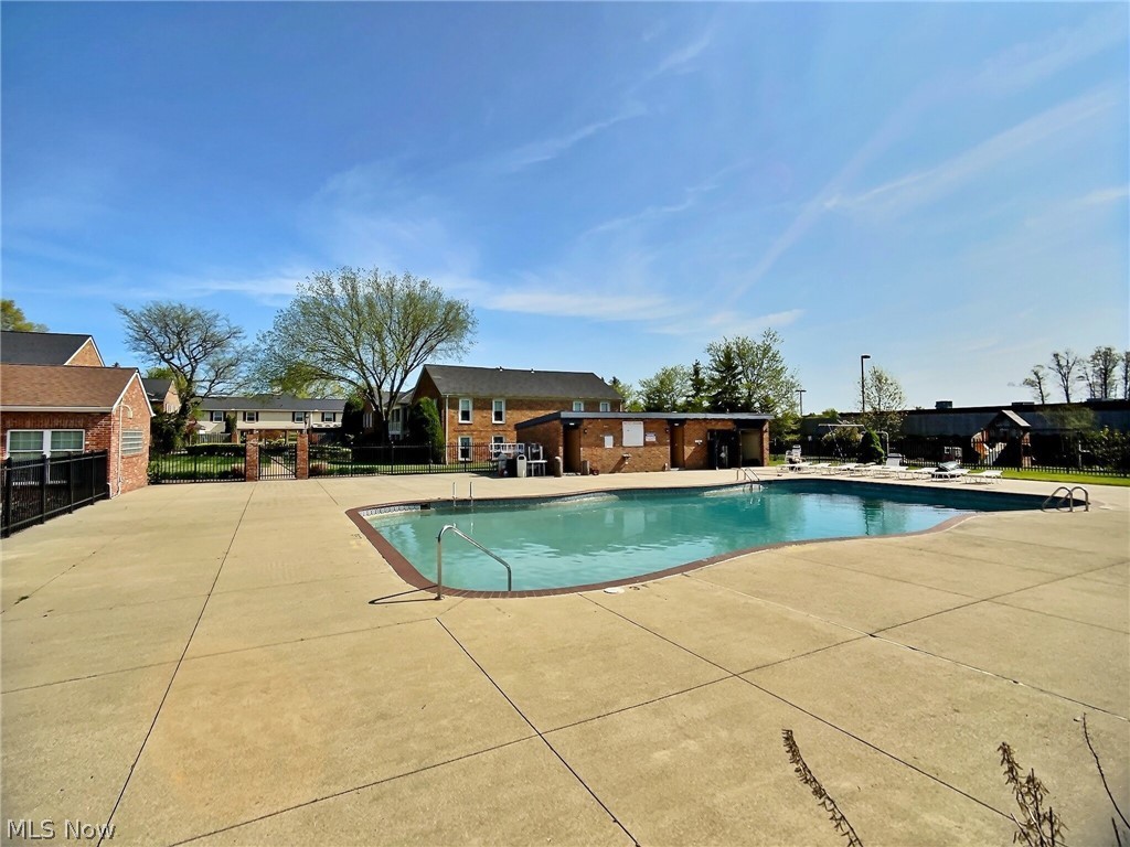 Georgetown/Lyndhurstcondo - Residential