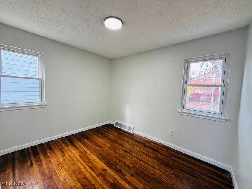 Bungalow - Residential