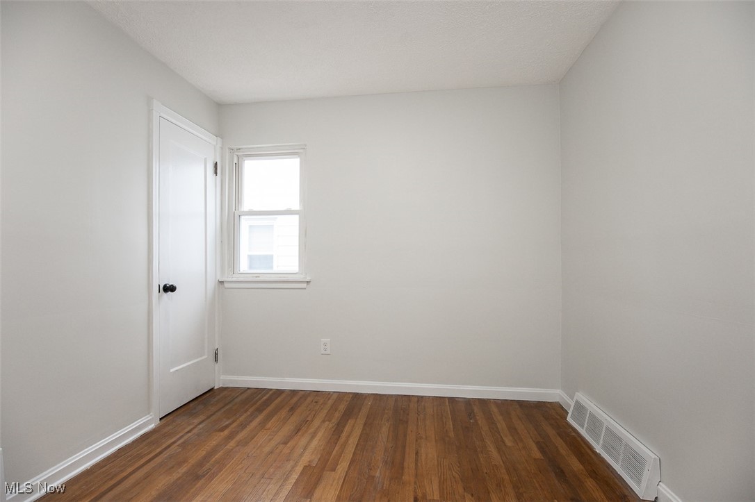 Bungalow - Residential