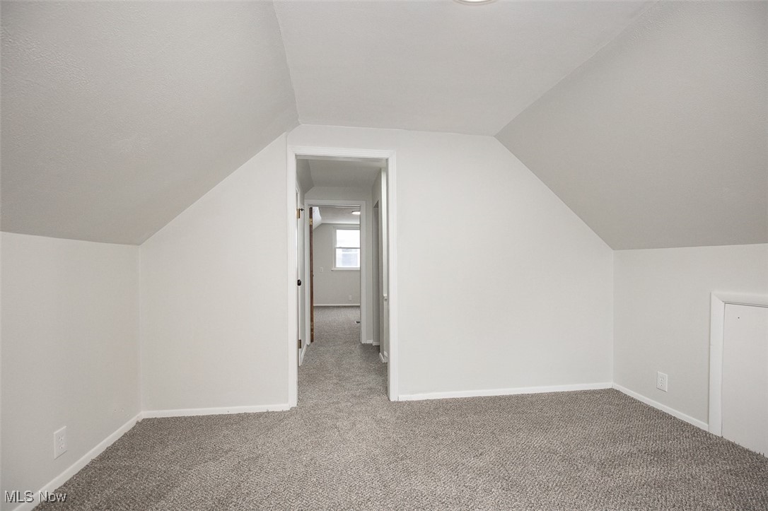 Bungalow - Residential