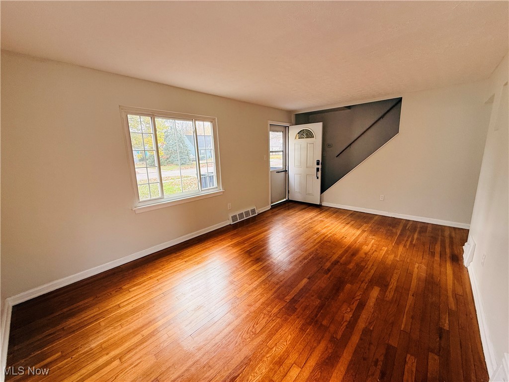 Bungalow - Residential