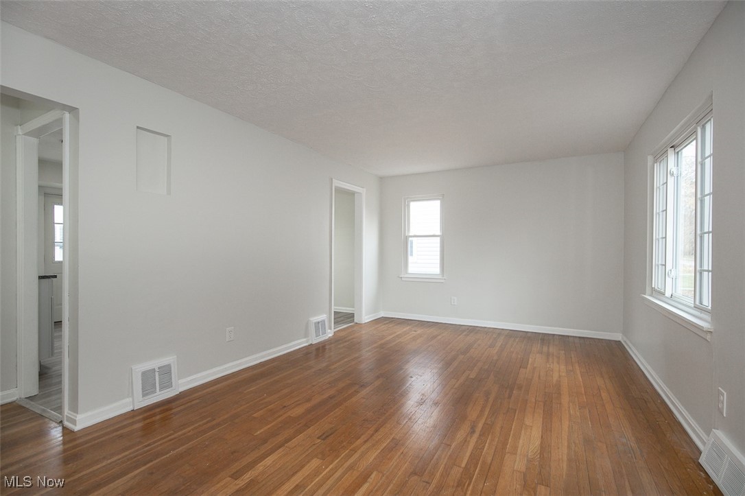 Bungalow - Residential