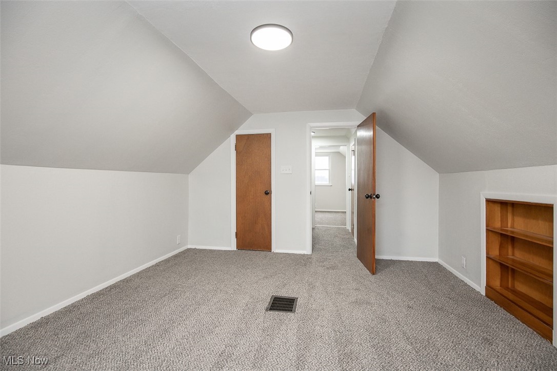 Bungalow - Residential