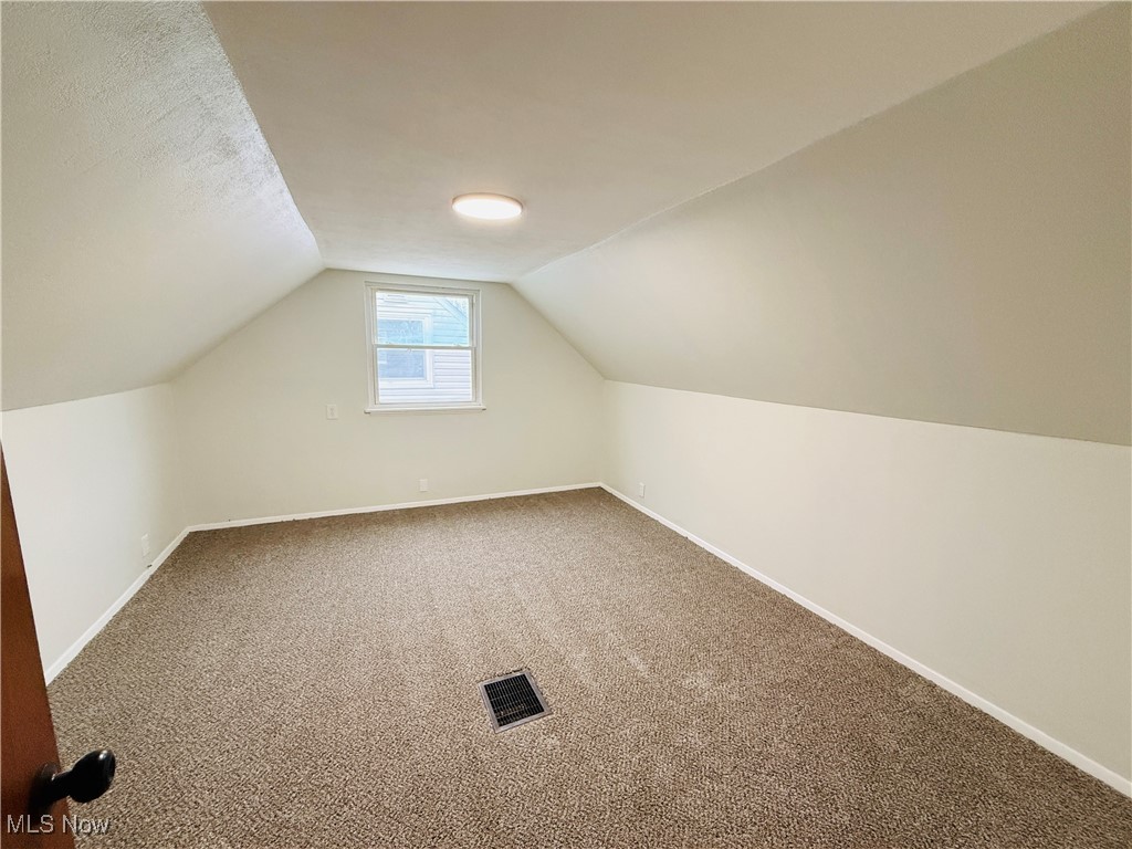 Bungalow - Residential