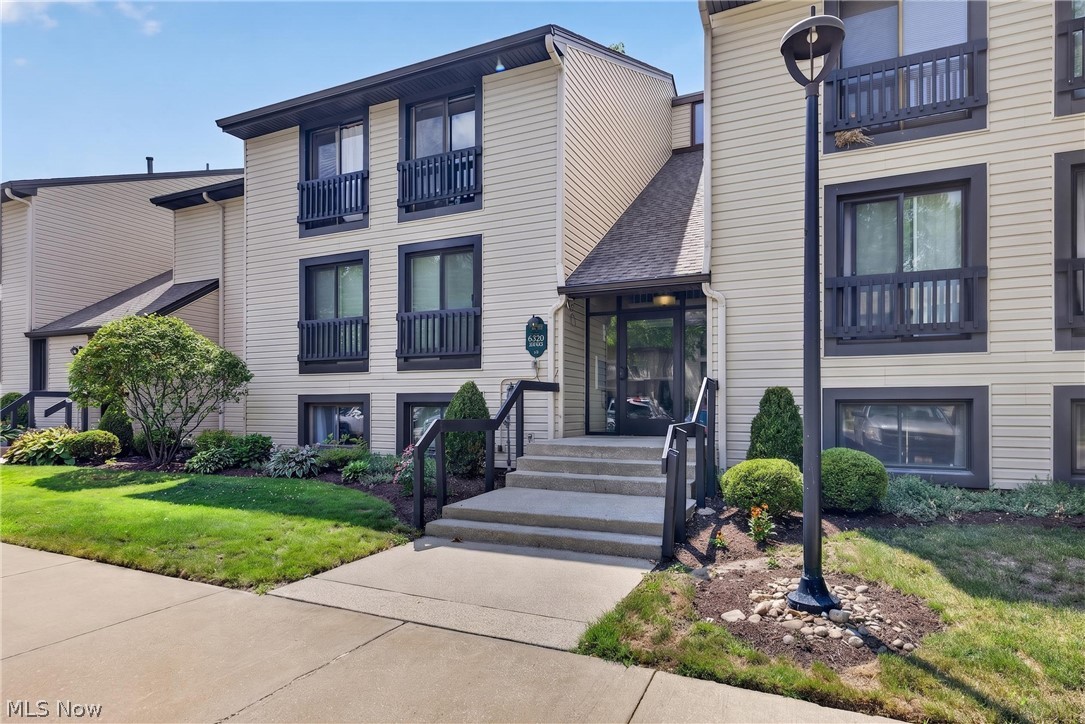 Oak Knolls Condo - Residential
