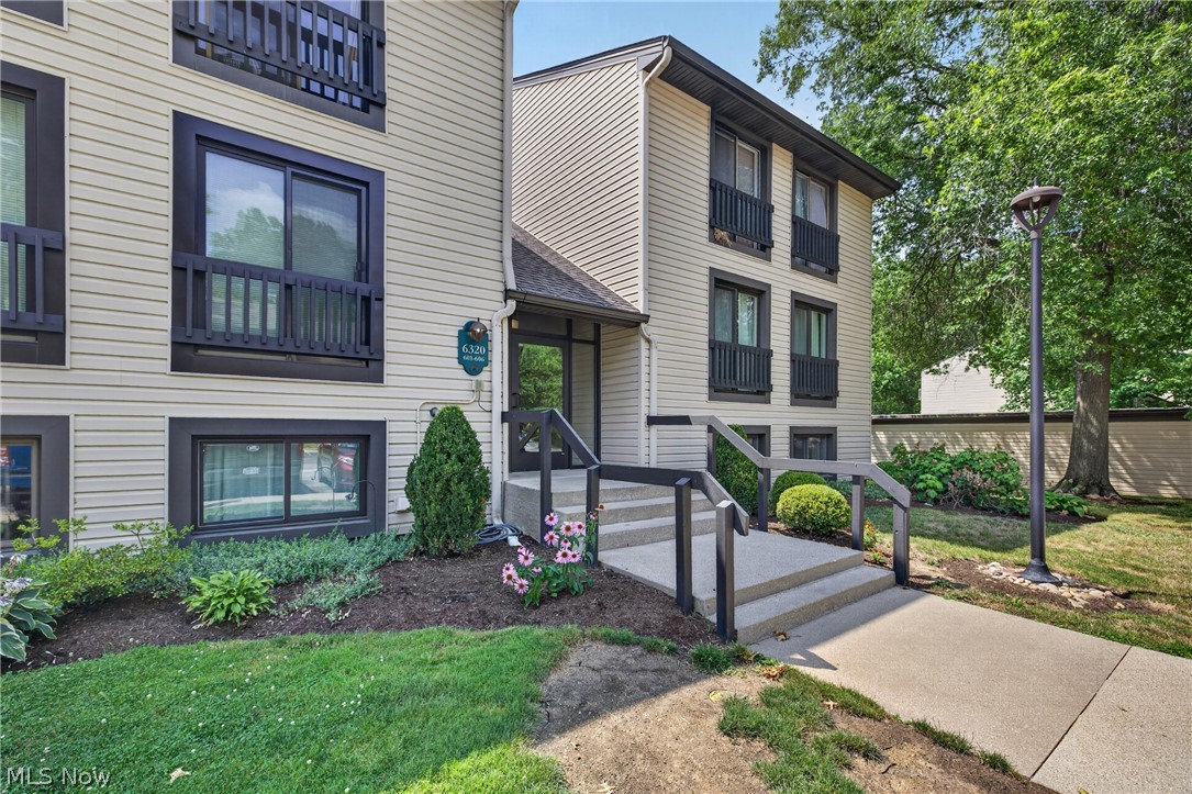 Oak Knolls Condo - Residential