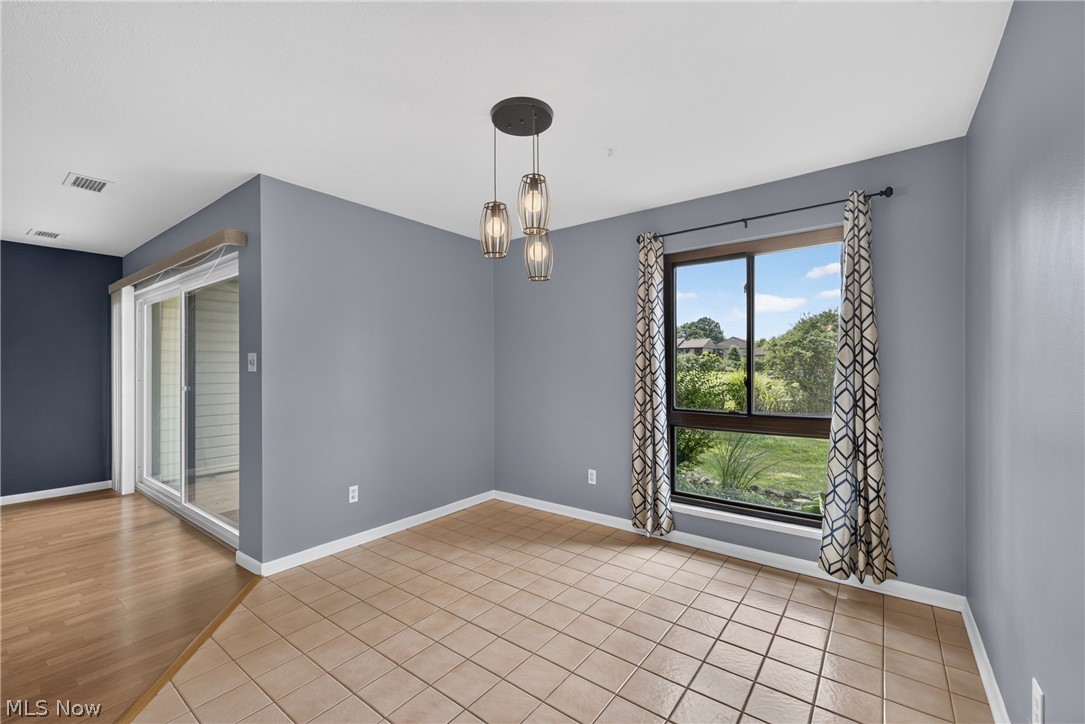 Oak Knolls Condo - Residential