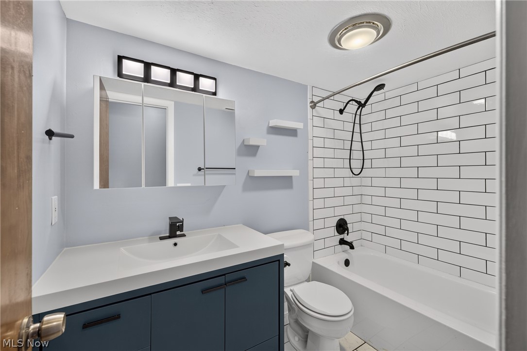 Oak Knolls Condo - Residential