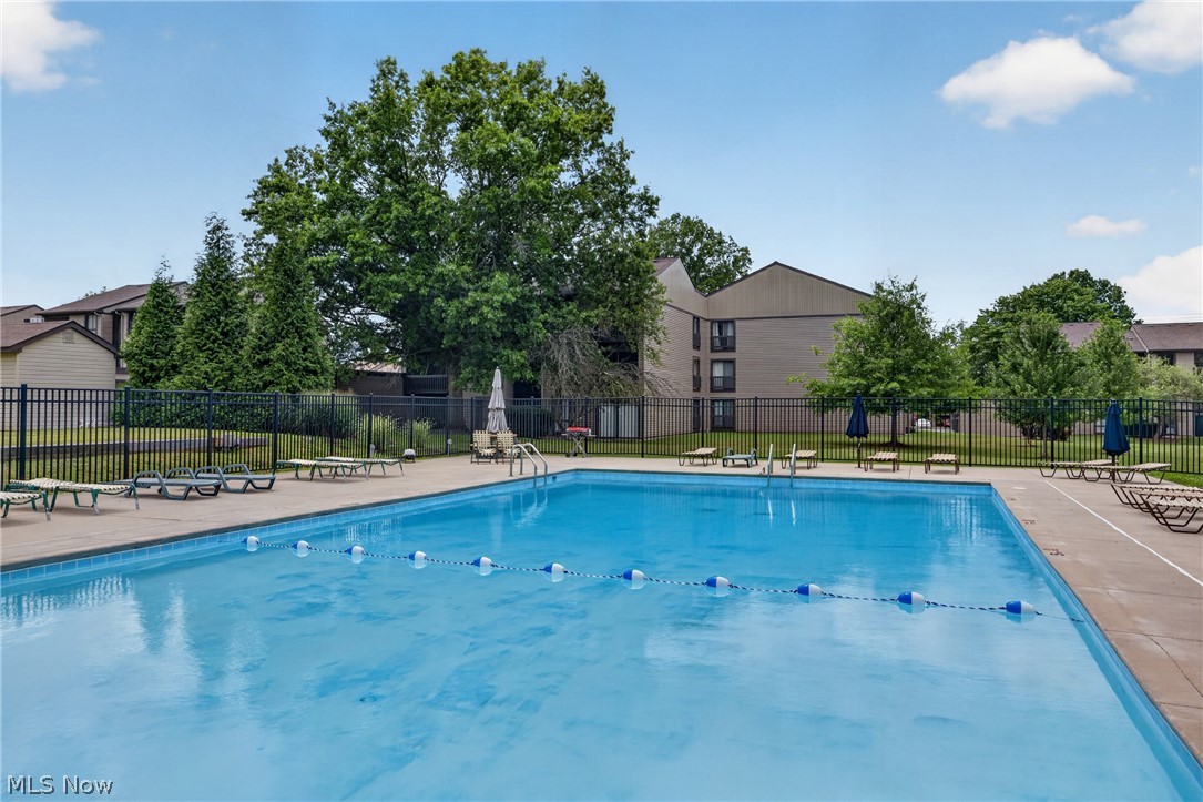 Oak Knolls Condo - Residential