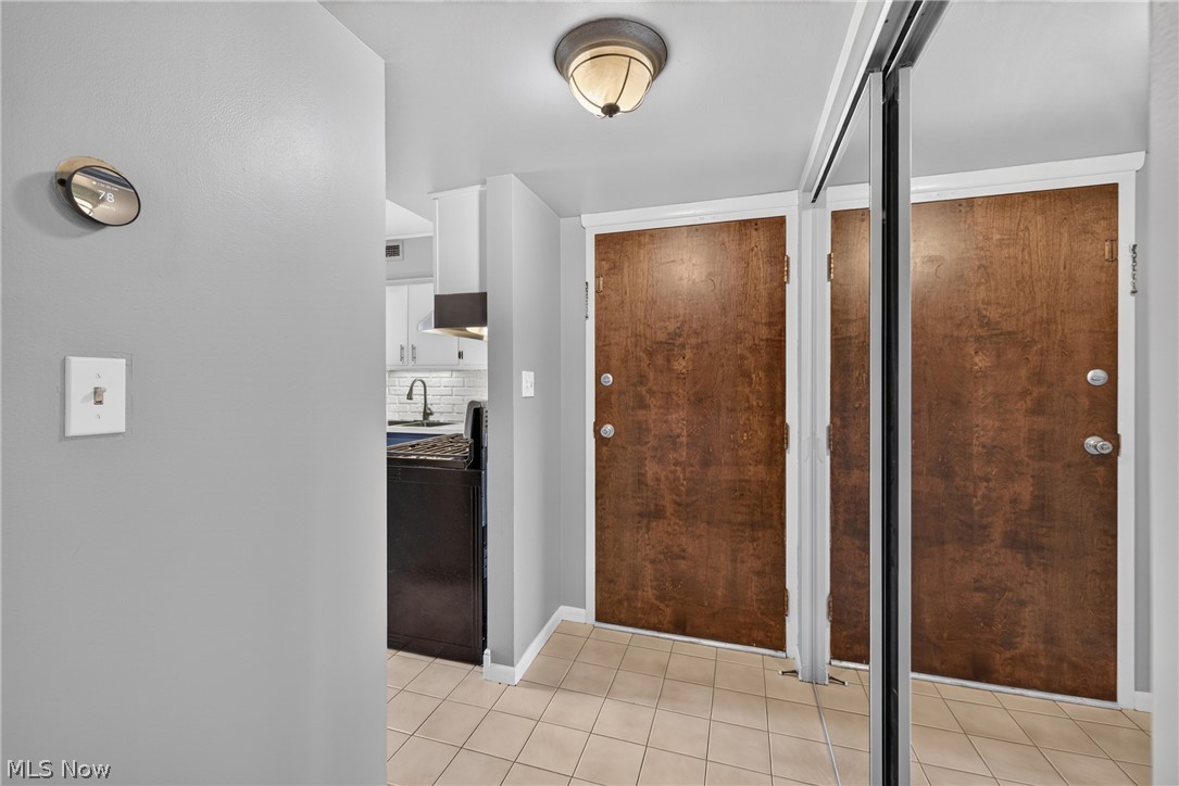 Oak Knolls Condo - Residential