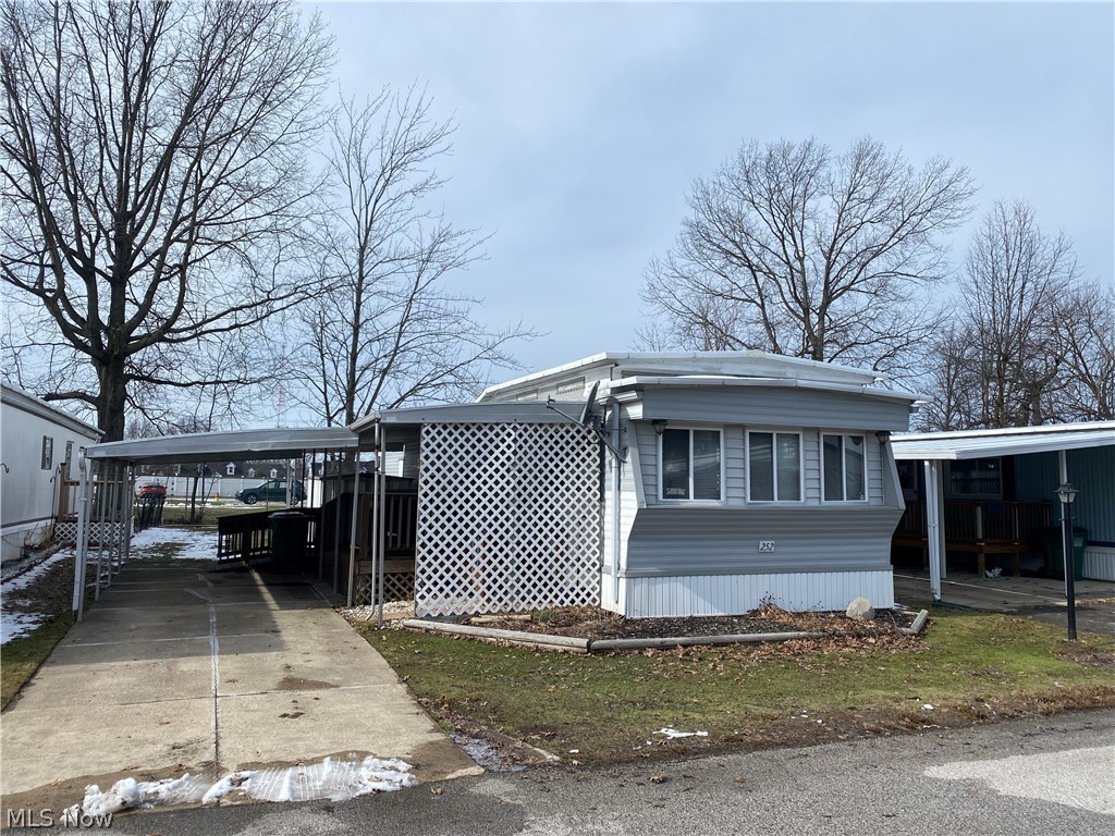 Welcome to 252 Chelsea Dr., located in a desirable 55+ community in Willoughby. This well-maintained 2-bedroom, 1-bath home offers 1,008 sq ft of comfortable, low-maintenance living.

Numerous recent updates have already been completed, including new skirting, fresh interior paint, updated fixtures, ceiling fan, toilet, and kitchen and bathroom faucets — giving you peace of mind and move-in-ready convenience.

The home is handicap accessible for added ease and functionality. A covered carport provides protected parking and everyday practicality.

Enjoy quiet community living just minutes from shopping, restaurants, medical facilities, downtown Willoughby, and convenient highway access. If you're looking for affordable, well-cared-for living in a sought-after Lake County location, this is an excellent opportunity. Schedule your private showing today.