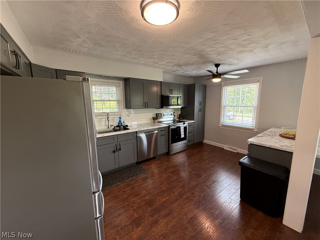 Meadow Ridge Place - Residential