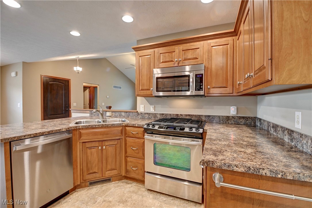 Cove/Walnut Crk Condo Ph I - Residential