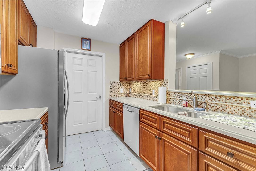 Lenox Village Condo Ph II - Residential