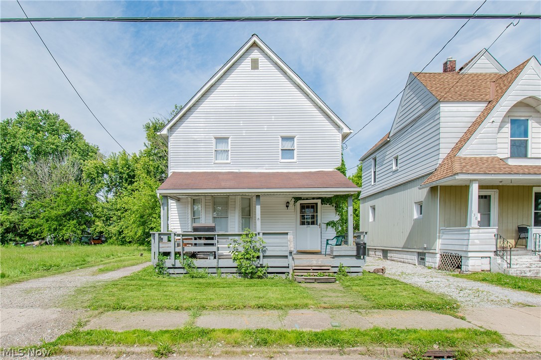 Welcome home to this 3-bedroom, 1-bath colonial located in Barberton! This inviting home offers a functional layout featuring a spacious living room, formal dining room, and kitchen, providing plenty of space for everyday living and entertaining. Enjoy relaxing mornings on the front deck or spend time outdoors in the generous backyard with room for recreation, gardening, or gatherings. Whether you’re a first-time homebuyer looking to build equity or an investor seeking a great opportunity to add to your portfolio, this home offers endless potential. Conveniently located near local amenities, schools, parks, and shopping. Don’t miss your chance to make this property your own, schedule your showing today!