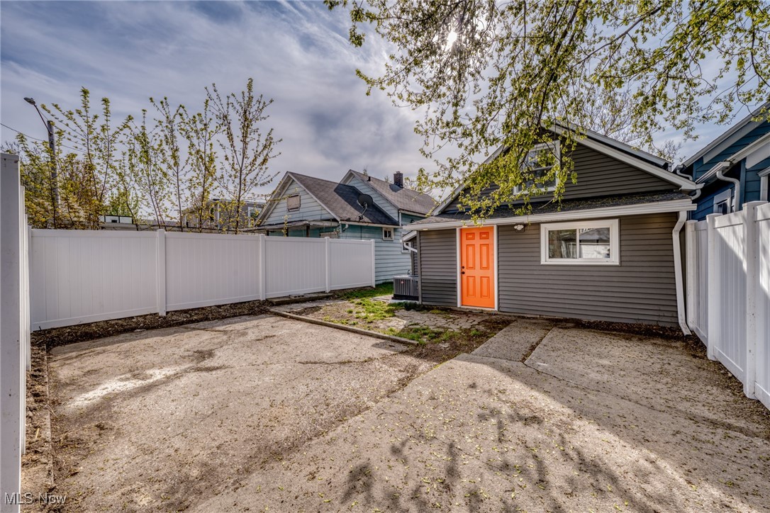 J M Curtis - Residential