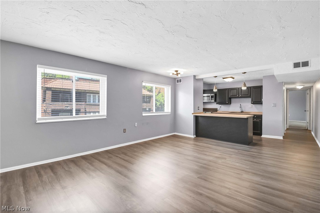 Coral Rock Condo - Residential