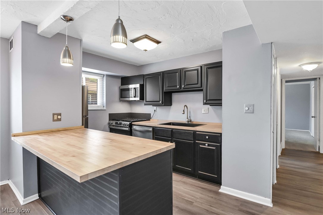 Coral Rock Condo - Residential